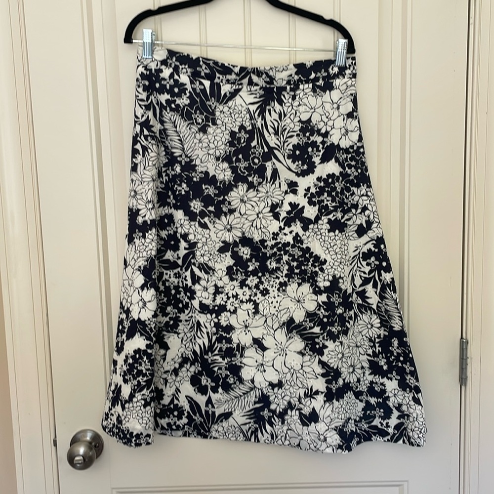 Ann Taylor Blue & White Floral Midi Skirt, 8